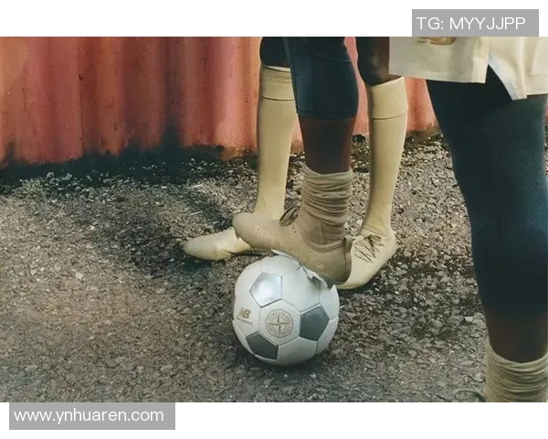 短袖上印足球明星的时尚潮流与个性表达探索